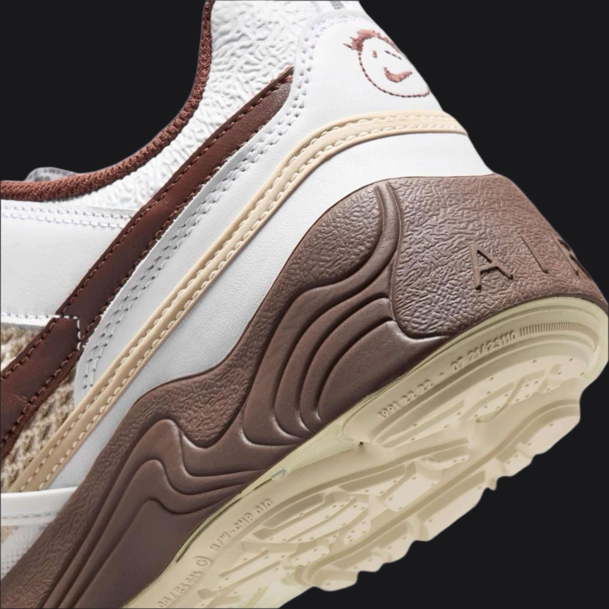 Travis Scott x Nike Zoom Field Jaxx “Light Chocolate”